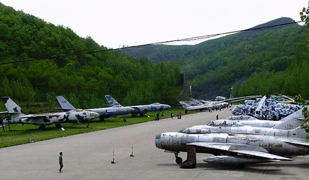 中国废弃的战斗机坟场,全国最大的飞机坟场