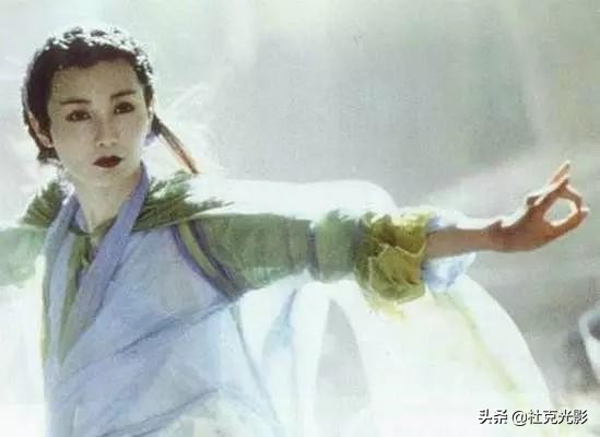 青蛇蛮不讲理,青蛇为什么不能与凡人相恋