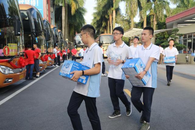 一袭盛兴红，满屏心中爱|贴心服务为盛兴学子保驾护航