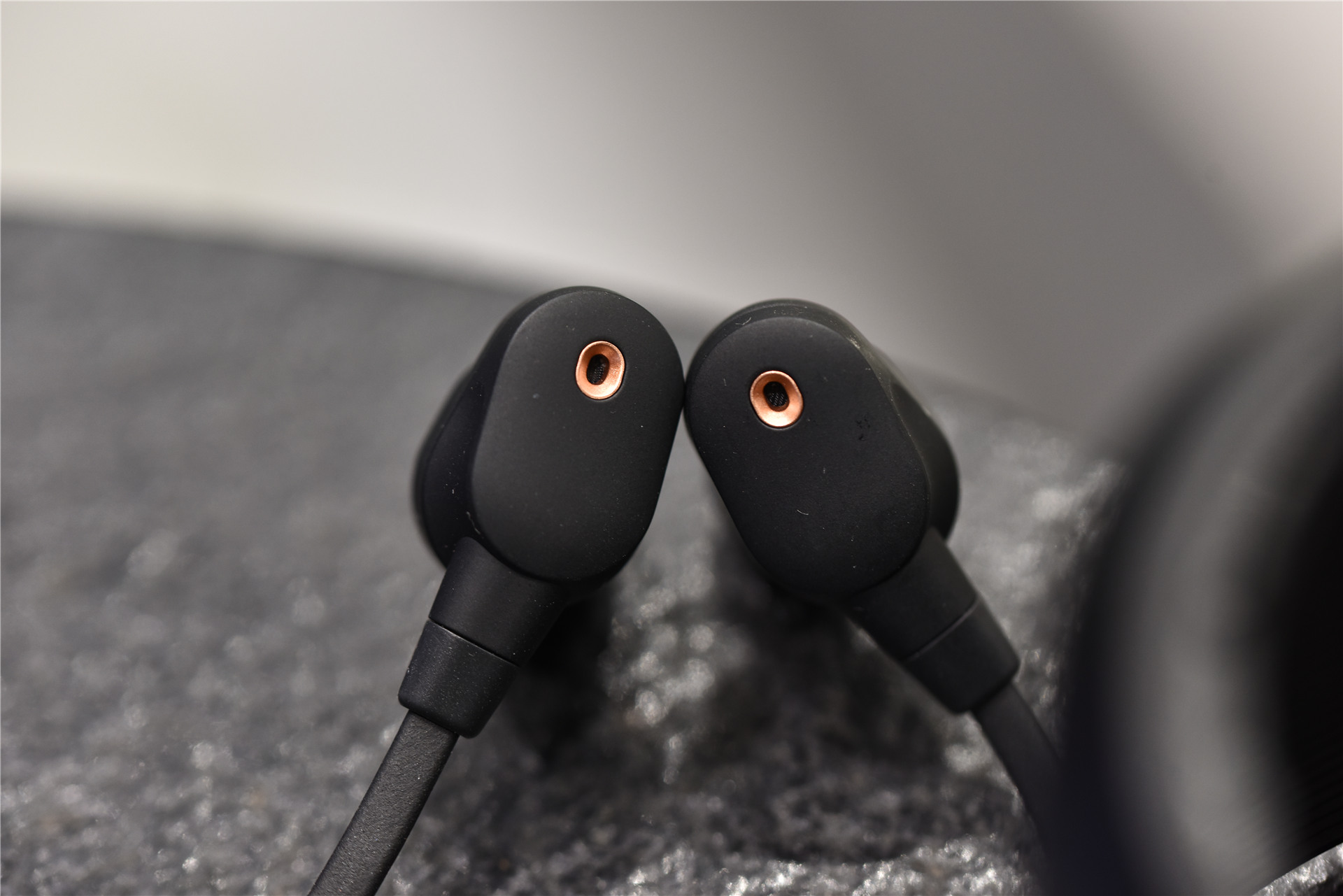 索尼wh1000xm4降噪评测对比,无线通讯黑科技