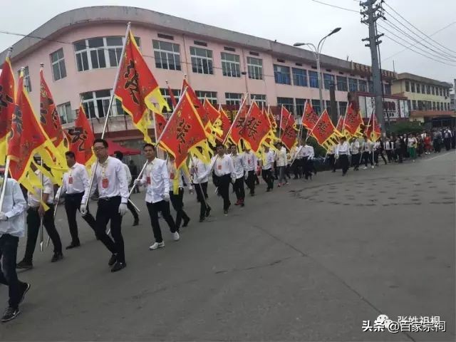 阜南张氏祠堂落成庆典仪式,张氏祠堂唱戏人山人海