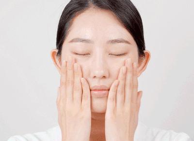 肌肤敏感泛红用什么护肤品,韩束水乳美白淡斑敏感肌