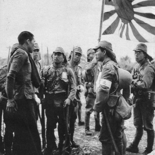 开国上将回故乡,看到警车封路并且隔开群众,怒问:耍什么排场?