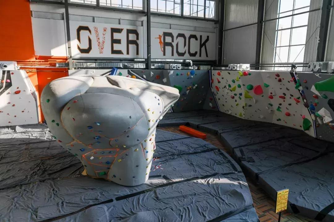 天津攀岩墙室内游乐场,蹦床攀岩主题乐园天津