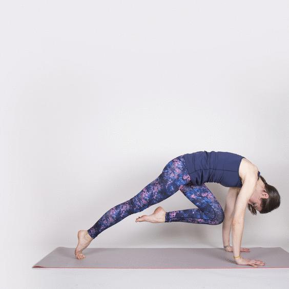 饭后瑜伽瘦肚子瘦腰最快的动作,暴汗瘦肚子动作教程床上瑜伽