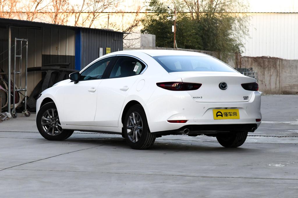 新一代马自达3