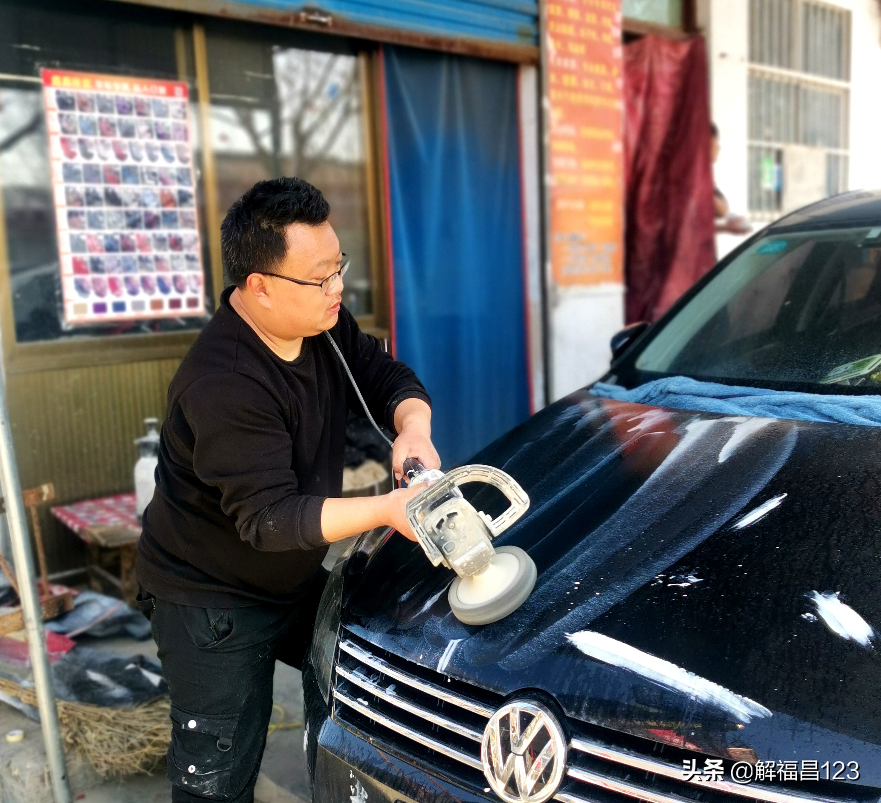 洗车店一年赚20万有吗,开一个洗车店一年可以赚100万吗