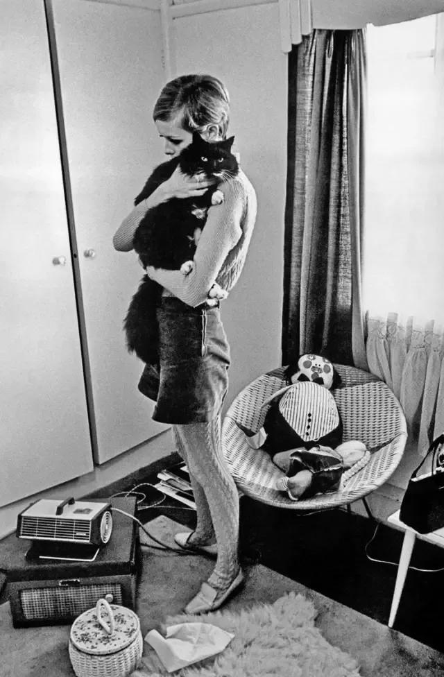 体重41kg的她，*翻推**了梦露性感丰腴的审美革命，成划时代流行符号