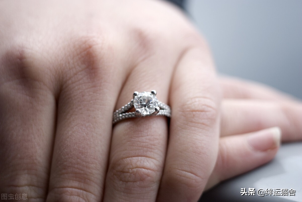 50分的裸钻大概多少钱,50分的裸钻是多少克拉