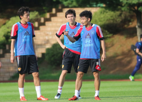 前国足队长杜威，曾踢进过世界杯，38岁已退役，娇妻传出怀孕喜讯