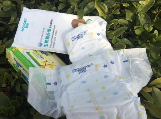 宝宝包棉尿布容易湿怎么保持干爽,纸尿裤与尿布