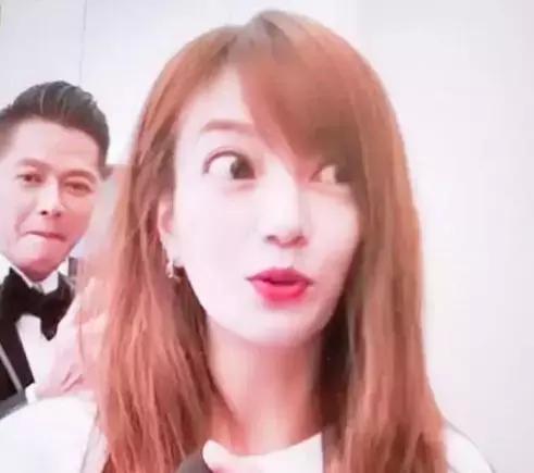 失真原唱是谁,反差胡歌