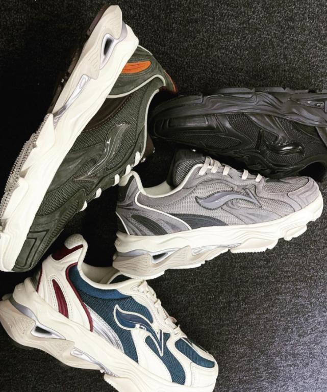 一周打三次球外场篮球鞋耐克,阿迪达斯一周鞋