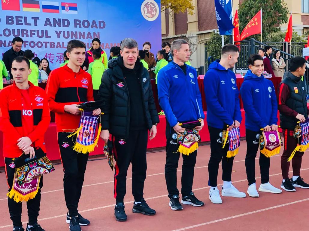 “一带一路彩云之南”国际足球邀请赛走进昆明金岸中学