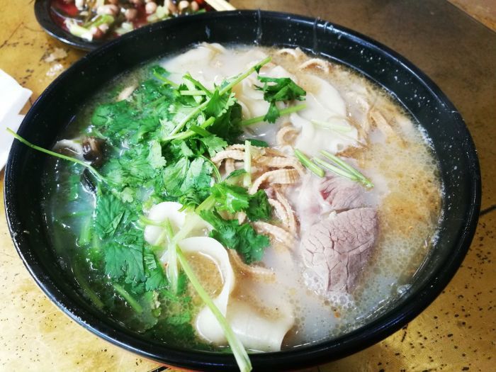 河南郑州正宗烩面在哪个位置,安阳郑州四厂烩面哪一家好吃