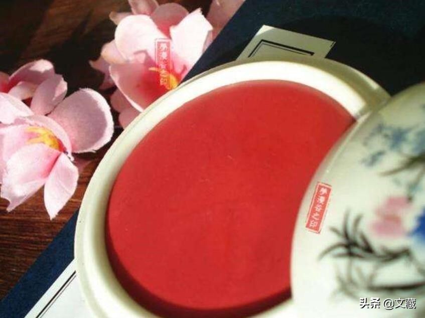 古代的口红是如何制造的,古代的口红是用哪种矿物质做的