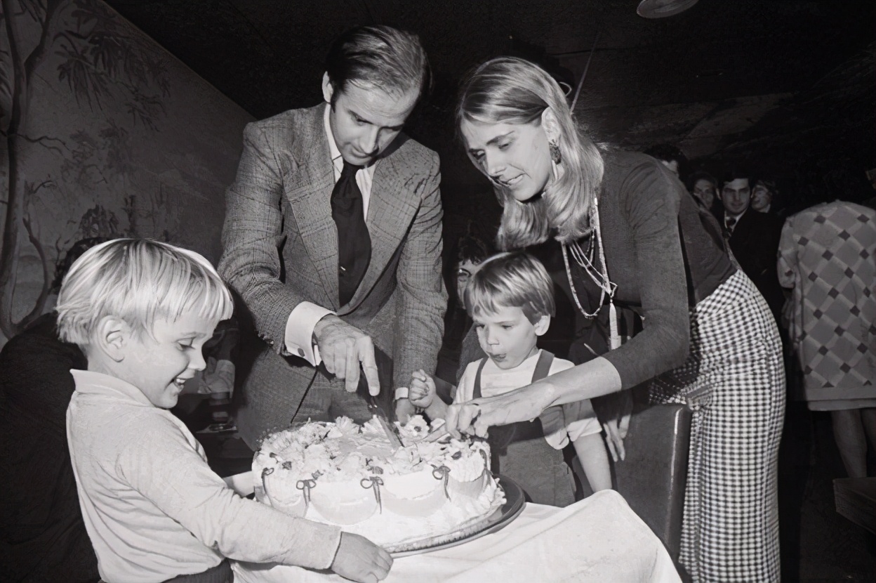 为什么78岁的拜登还在竞选,拜登78岁为什么可以当总统