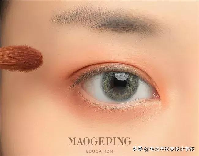 如何放大双眼眼妆效果,可以放大双眼十倍的眼妆