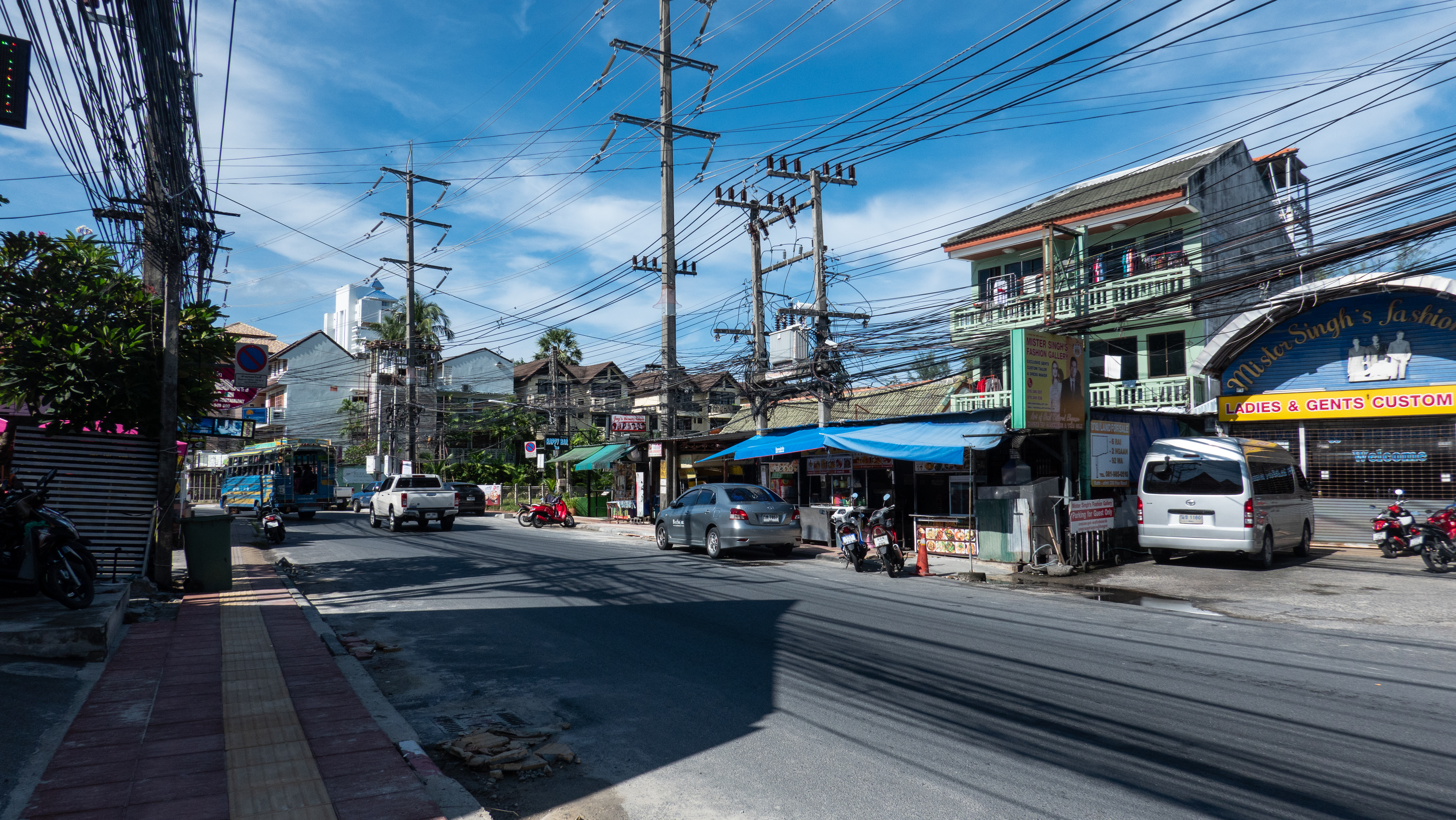普吉岛摩托车自由行,去普吉岛租车还是租摩托