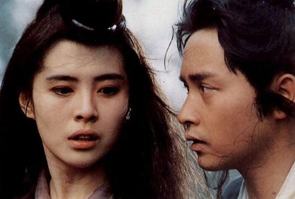 杨紫“手滑”点赞肖战，四年累计手滑29次，是故意还是无心之过？