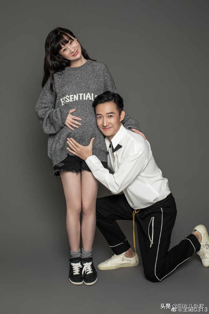 王阳夫妇合体照片,王阳晒抱娃照片