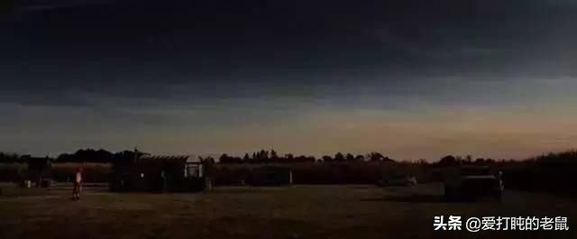 真实事件改编电影女孩被囚禁地窖,少女被变态囚禁八年真实案改编