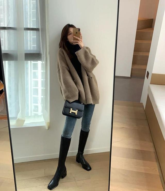冬天穿小个子黑短靴,冬天穿短靴搭配什么外套好看