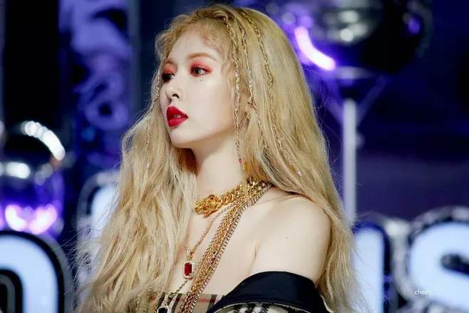 金泫雅：从韩国巨星到千夫所指，别让性感挡住你的实力