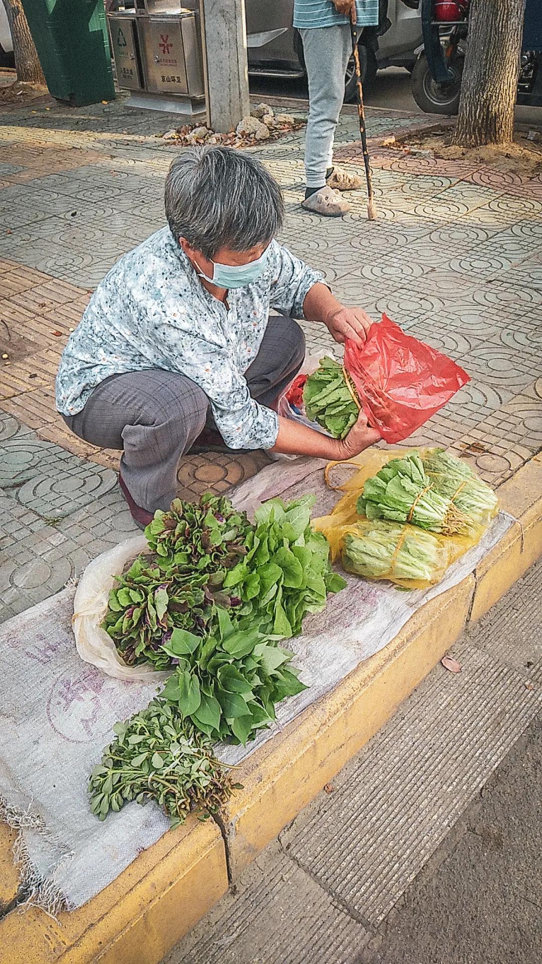 有允许摆地摊的城市么,汉川市里哪里适合摆摊