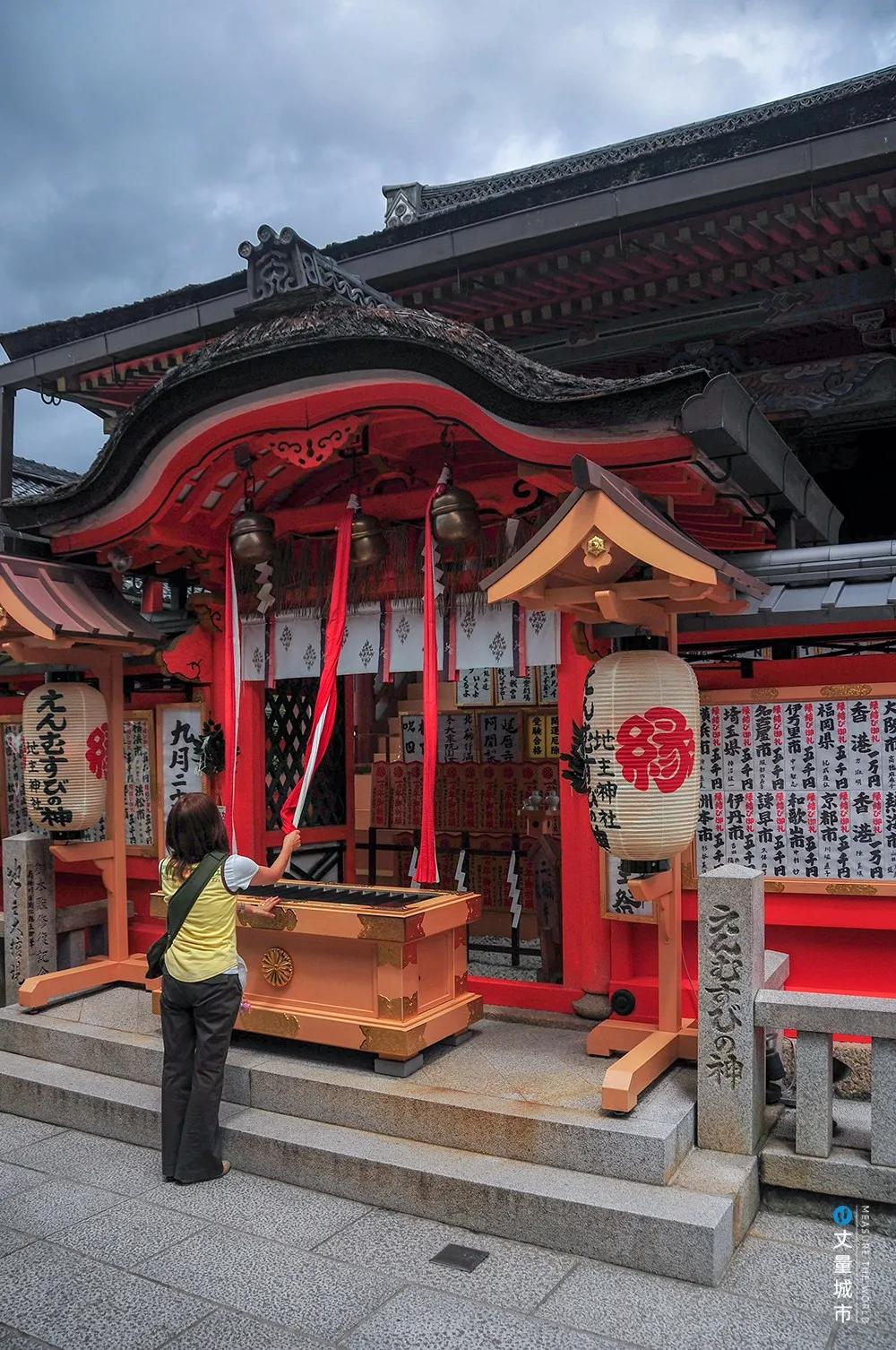 日本京都清水寺庙特殊之处,日本清水寺见证京都千年古韵风采