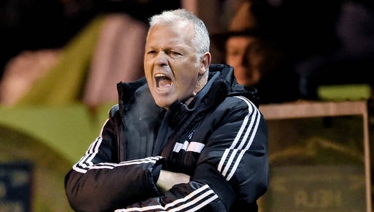 足球训练课程教练,足球训练基本功成人