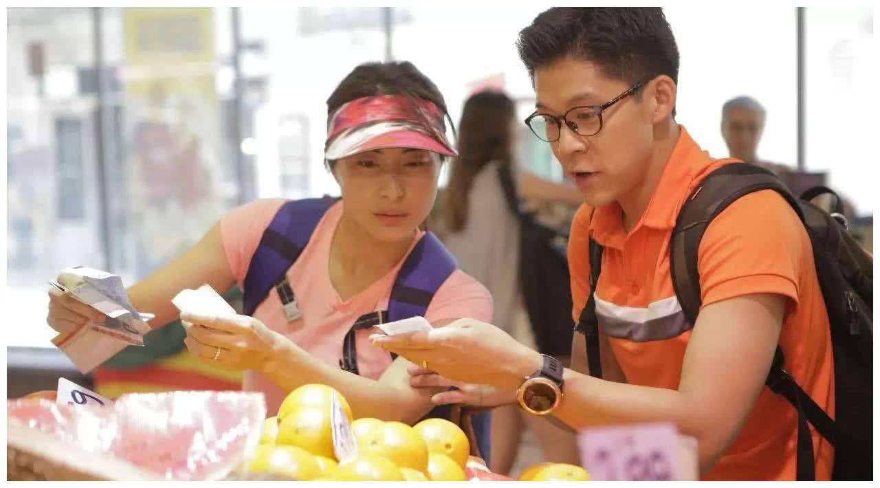 何猷君送的10克拉钻戒多少钱,何猷君求婚钻戒多少钱