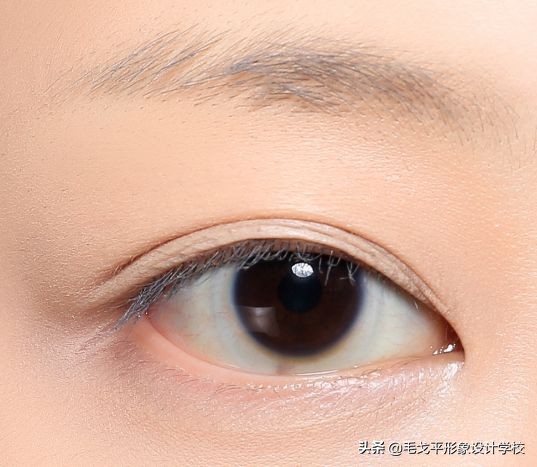 手把手教你画眼妆逆天化妆术,眼妆这样画不要整形也能逆袭