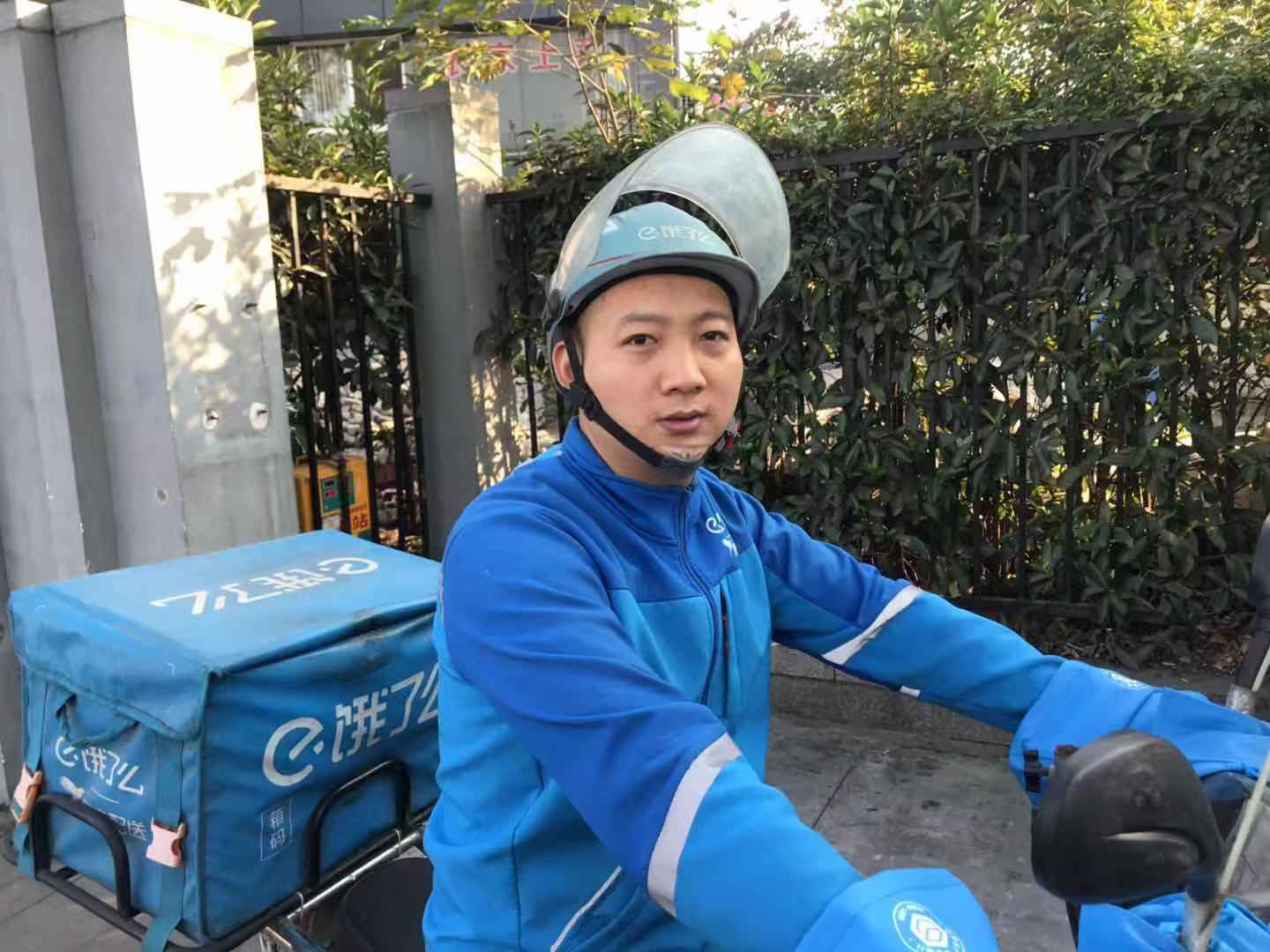 男子欠下网贷,小伙被网贷逼得轻生