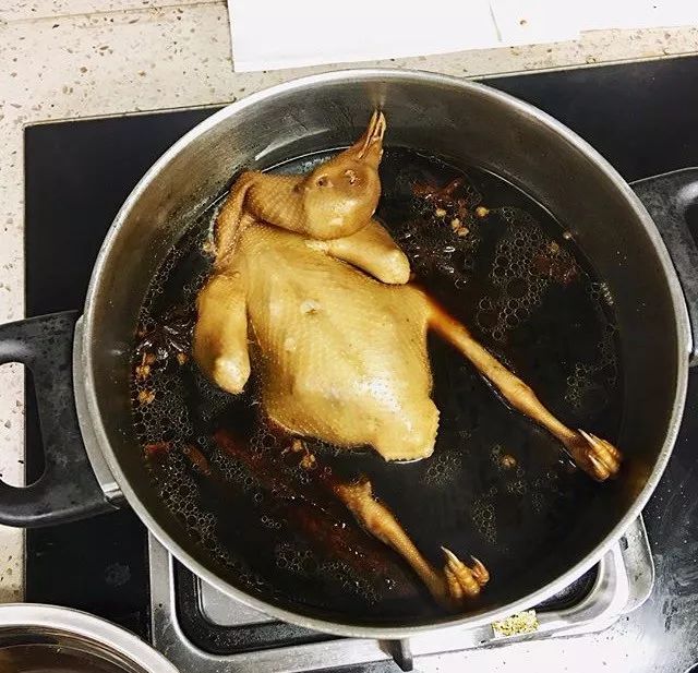 乳鸽红烧多少钱一只,一只正宗的红烧乳鸽是怎么样的