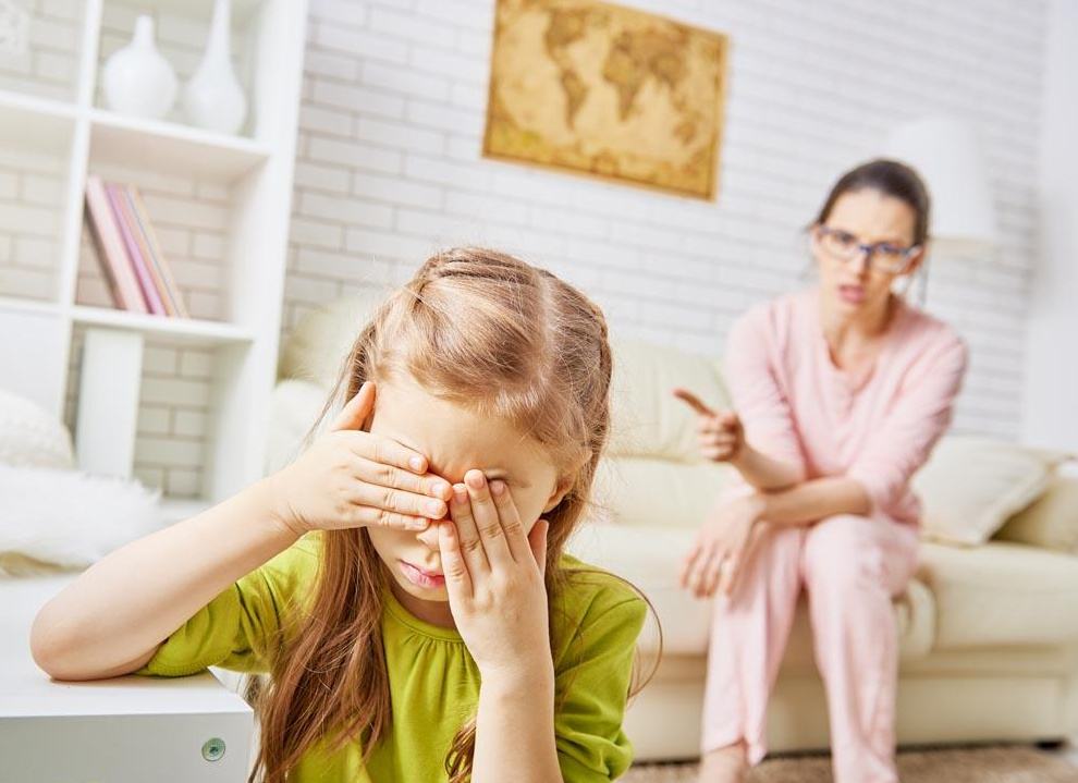 父母嫌孩子不听话怎么教育,父母总是觉得孩子不够努力