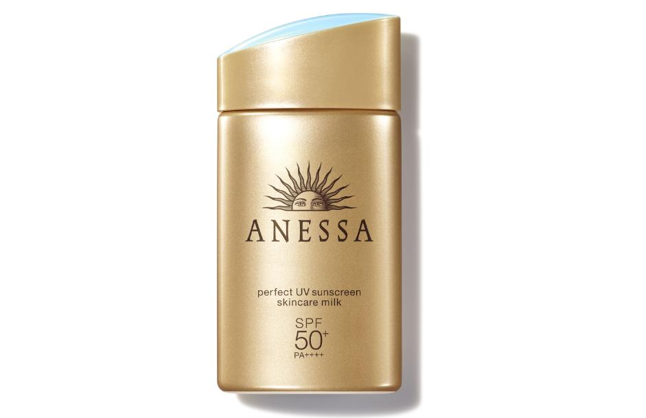 秦海璐晒到脱皮，陈伟霆晒成炭黑色，三角涂抹抗UV护理