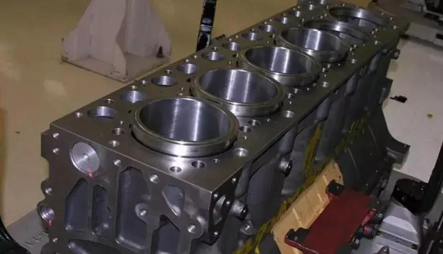 机油进水导致启动困难,机油进水了还能开多久