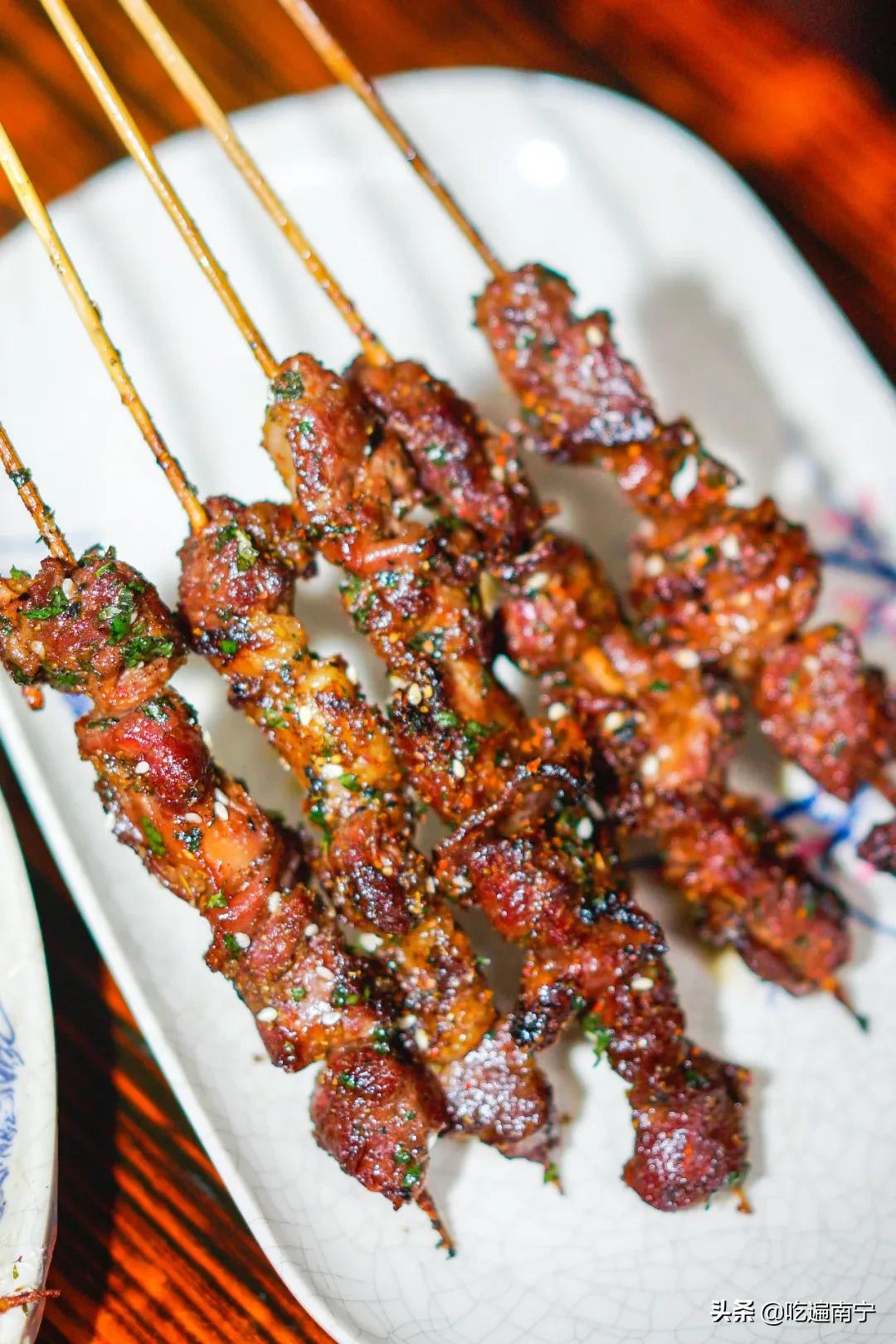 南宁东盟商务区烧烤摊,南宁2021烧烤店铺排行榜前十名