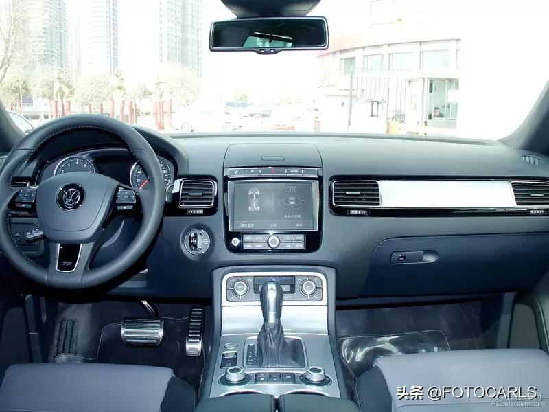 大众途锐老款新款比较,大众途锐老款和新款差别