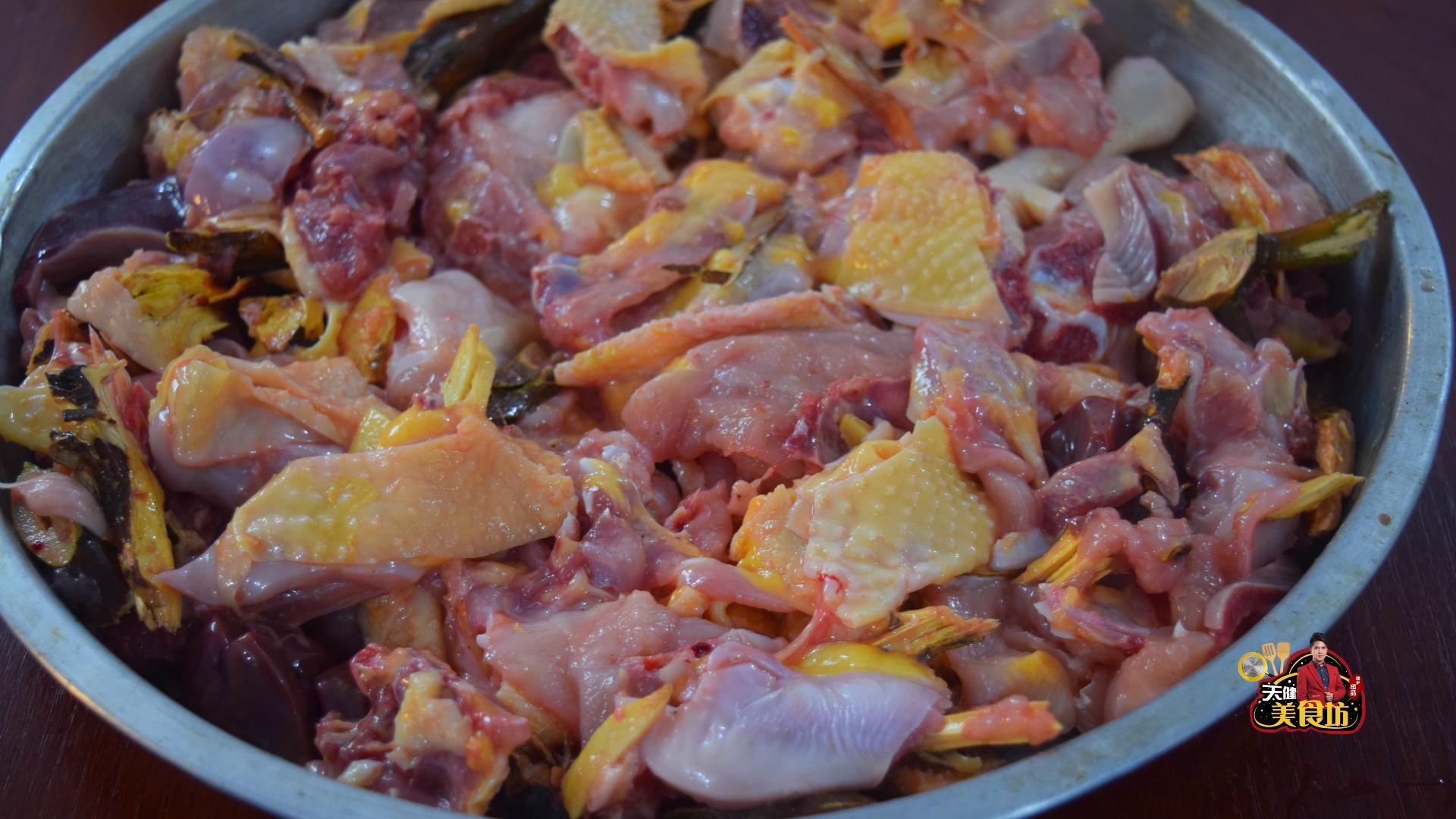 五指毛桃煲土鸡茯苓灵芝汤,五指毛桃蒸鸡肉