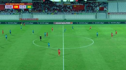 国足vs澳大利亚对攻李铁,李铁国足不敌日本赛后采访