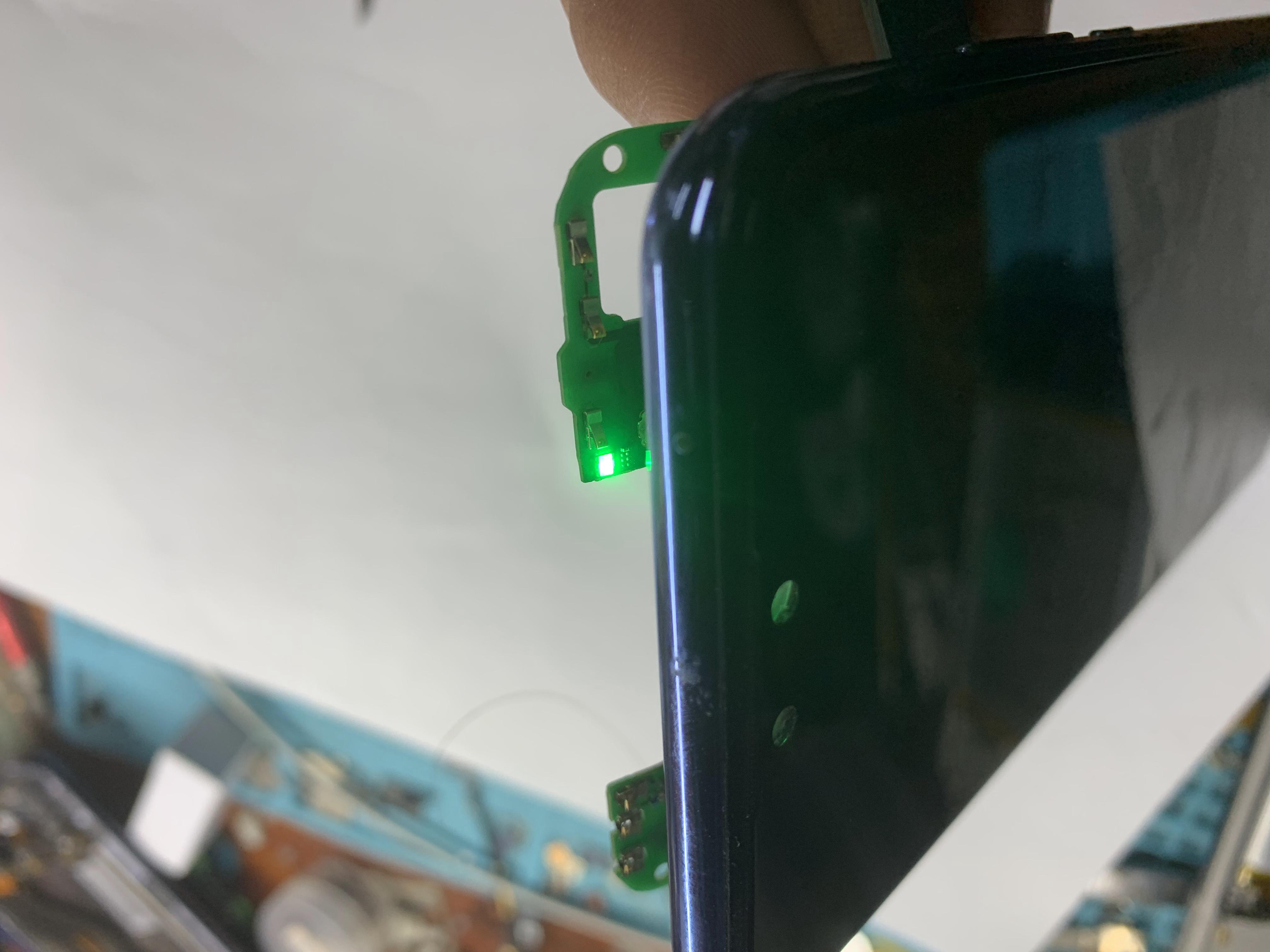 华为手机进水后开机显示无信号,华为手机进水后摄像头没反应