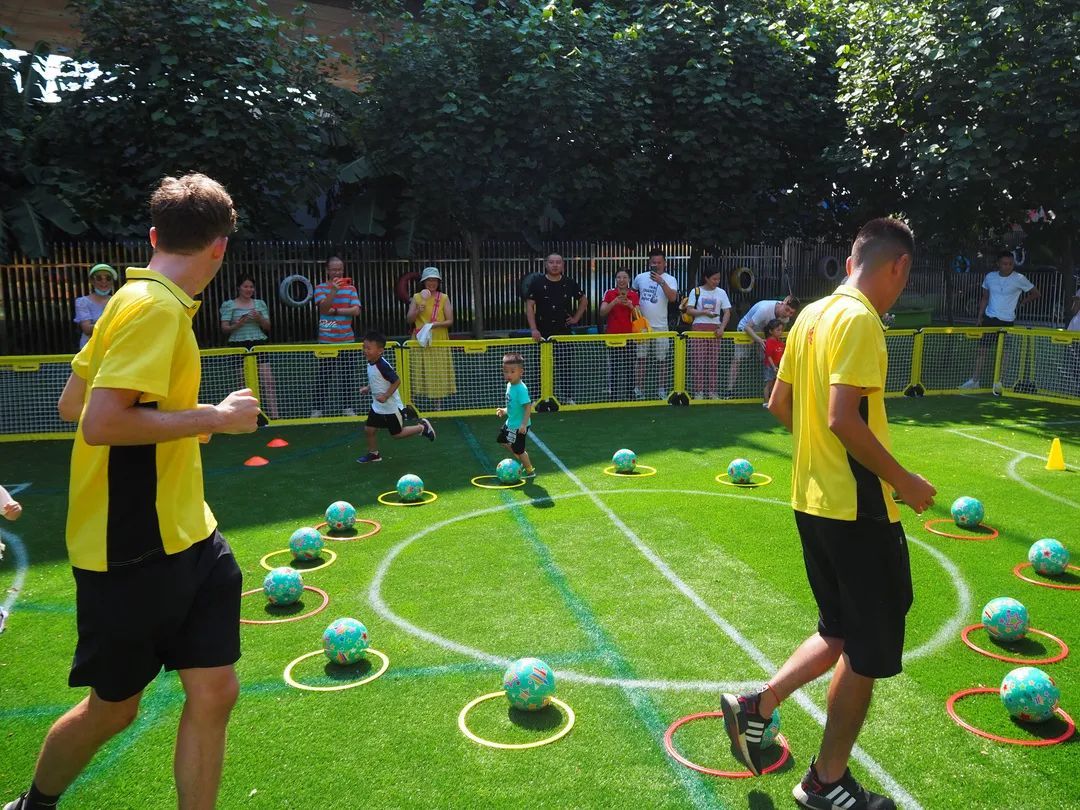 派迪茵足球教师培训,派迪茵校园足球落地