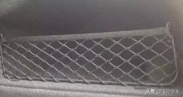 奥迪a6l2.5sa13保险丝在哪个位置,10款奥迪a6l保险丝盒在哪