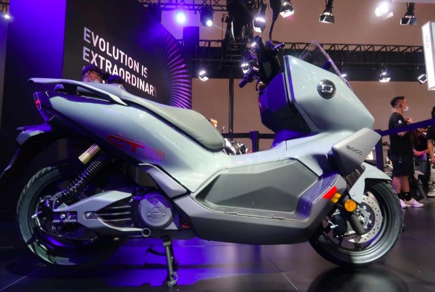 速珂电动车48v锂电池,速珂跨骑电摩