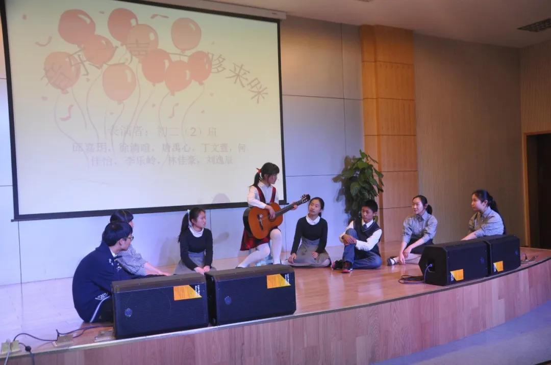 鍗椾含榧撴ゼ浜屽崄涔濅腑鑷磋繙涓,鍗椾含榧撴ゼ浜屽崄涔濅腑鑷磋繙鍒濅腑