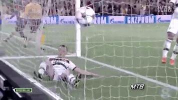 晃倒博阿滕gif恶搞,梅西晃倒博阿滕搞笑p图动画