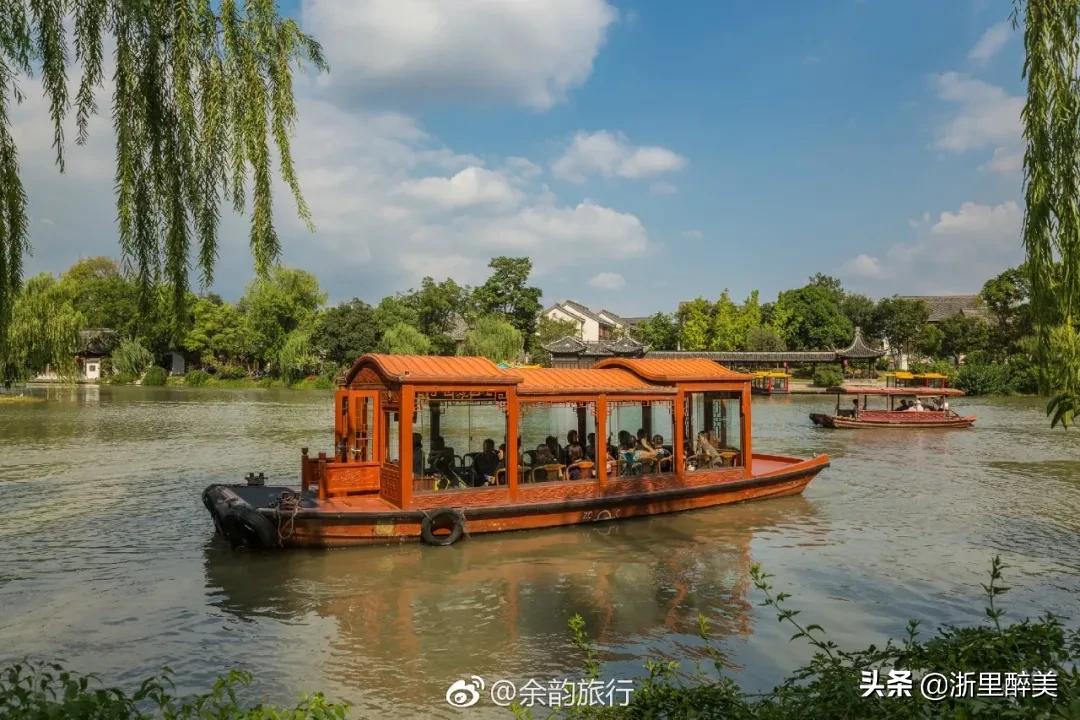 湖光秋月两相和古诗,湖光秋月两相和的诗意