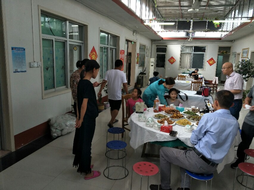 日照第三海水浴场离吴家台远吗,日照吴家台有免费的海水浴场吗